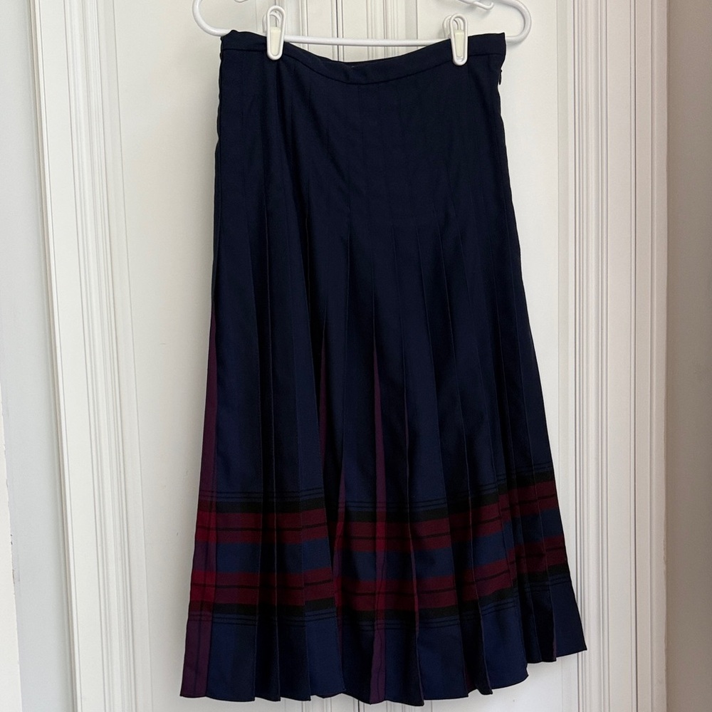 Brooks Brothers Navy and Red A-Line Skirt